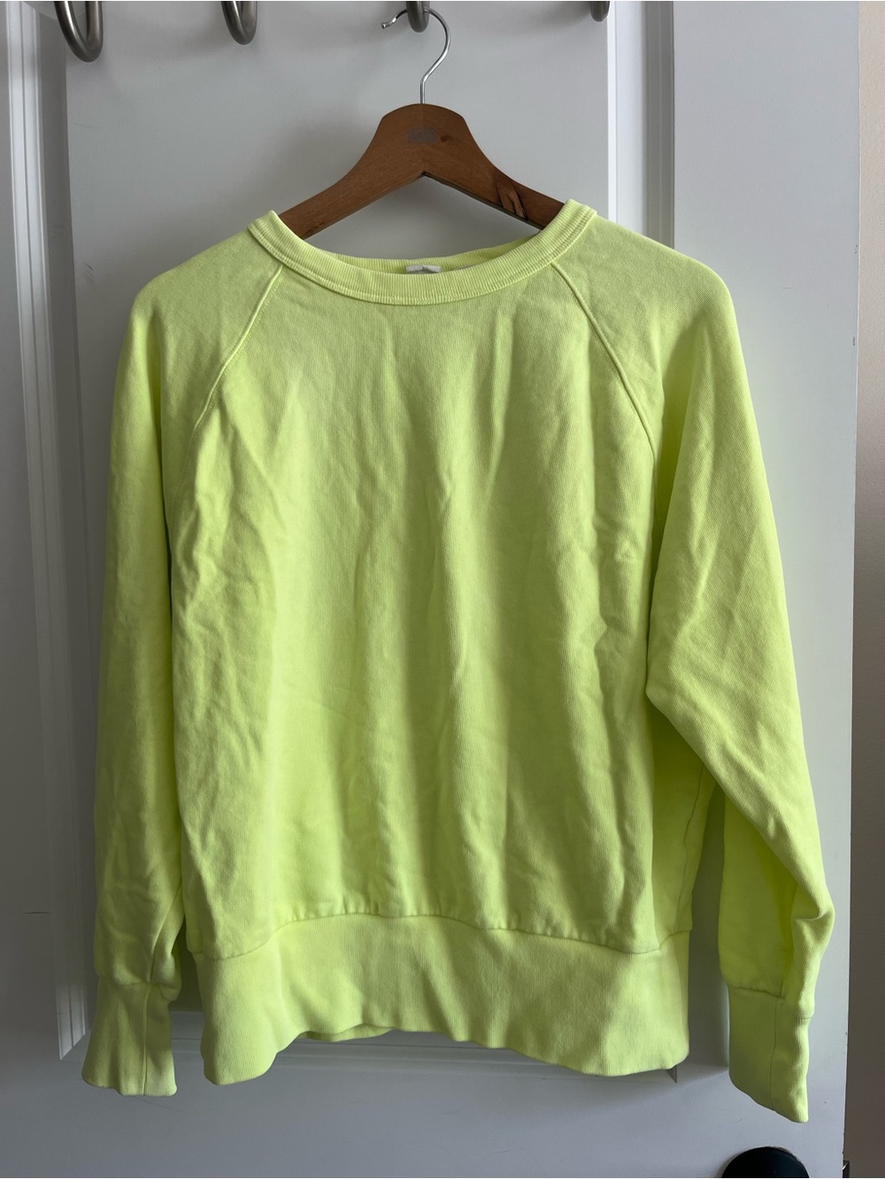 GAP Women’s Neon Yellow Crewneck Sweater sz S
